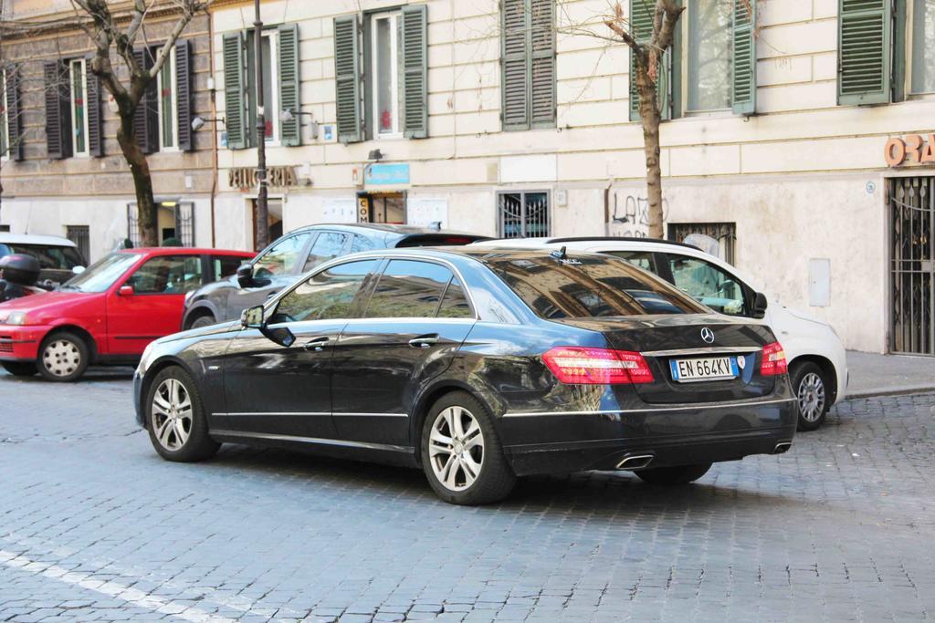 Luxury White House Rome Leilighet Rom bilde